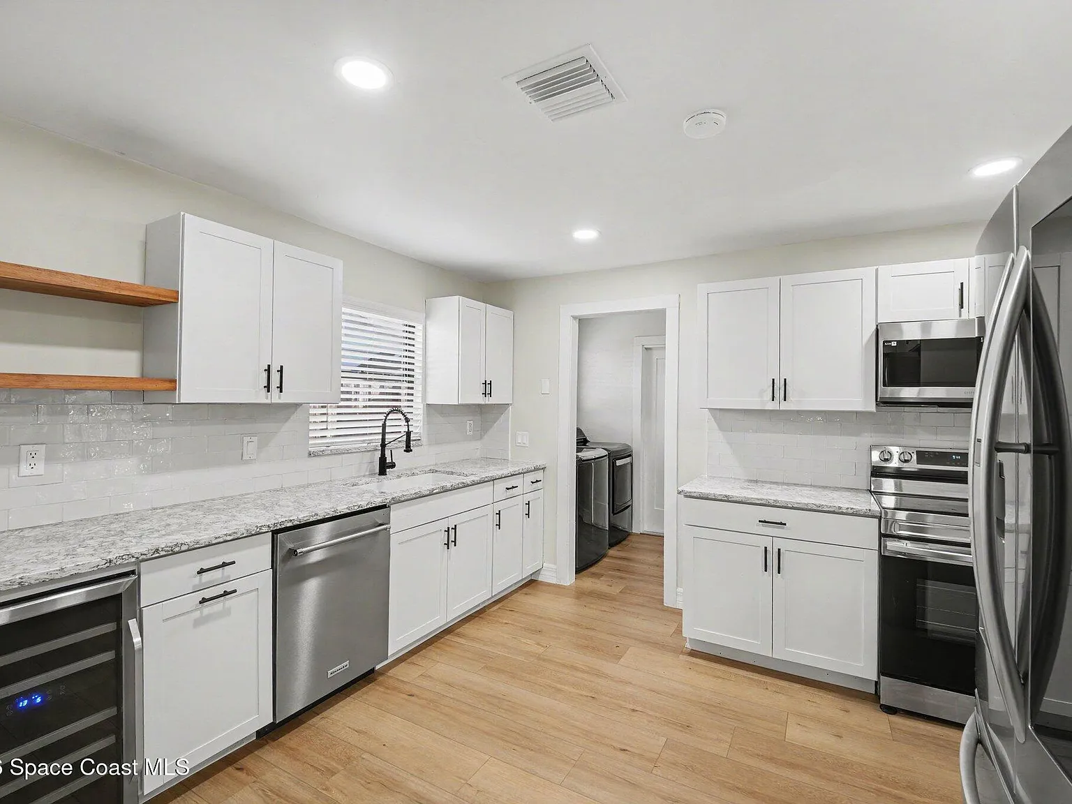 4 bed, 2.0 bath, 1902 sqft, $2,900 — Photo 2
