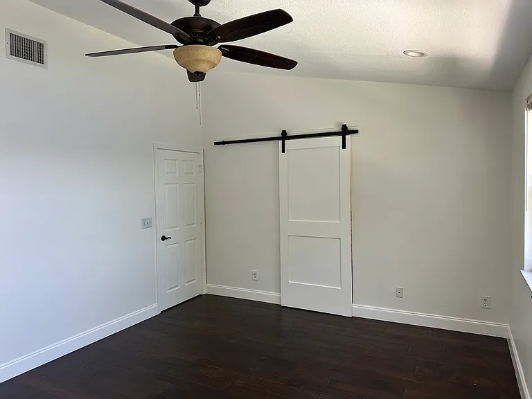 5220 NW 53rd Ave — Photo 6