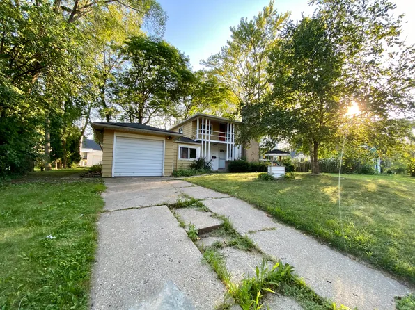 8015 W Townsend St, Milwaukee, WI 53222
