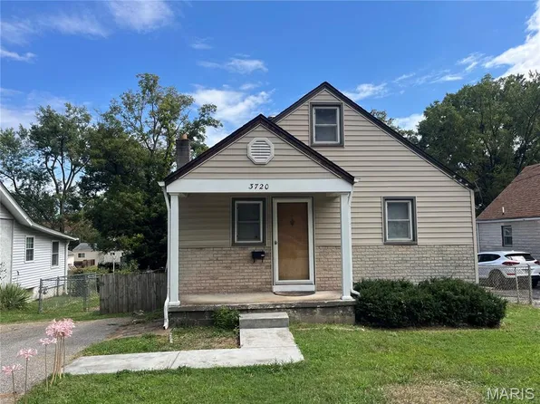 3720 High Dr, Saint Ann, MO 63074