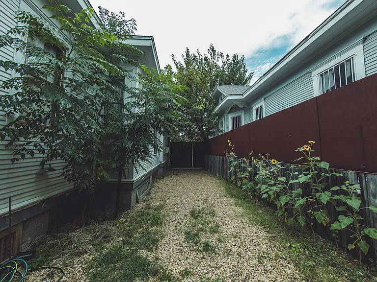 1214 Powhattan St — Photo 2