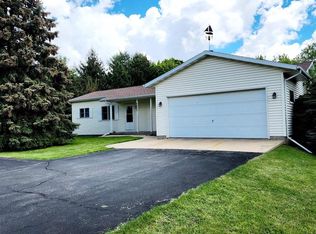 6900 N Francis Dr, Evansville, WI 53536