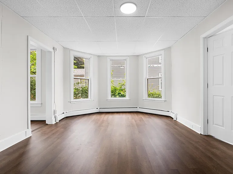 35 Newton St #1 — Photo 5