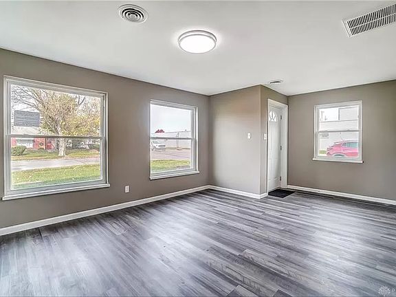 4th image of 3800 Fulton Ave