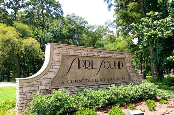 Cute one bedroom condo available in April Sound, a secure, country club community.