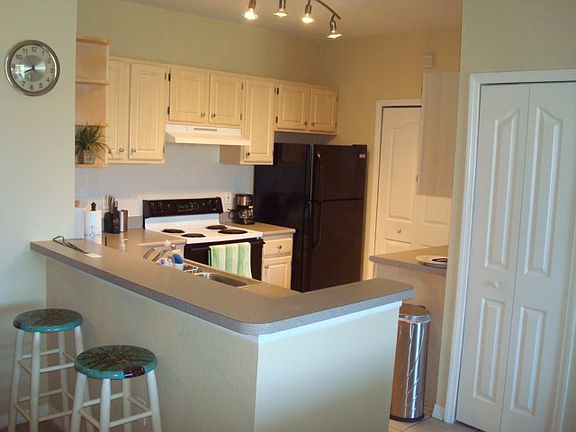 5th image of 8809 Dunes Ct APT 303