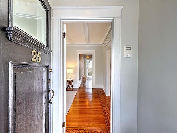 4th image of 25 Brenton Ave