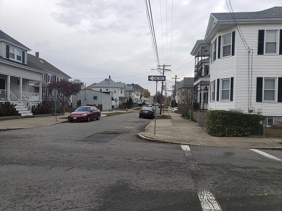 2nd image of 34 Arlington St