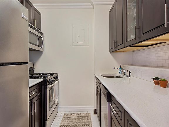 2nd image of 235 E 40th St APT 33D