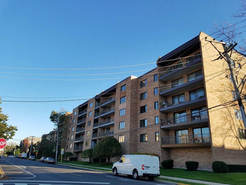 1st image of 901 Center St Unit 504