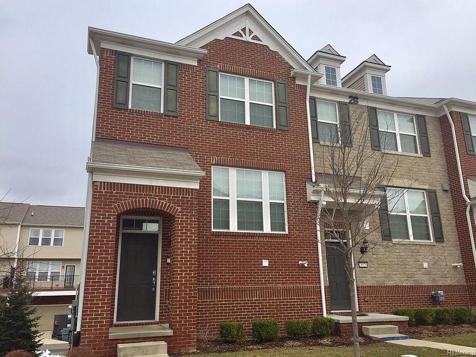 1st image of 28028 Hopkins Dr #1