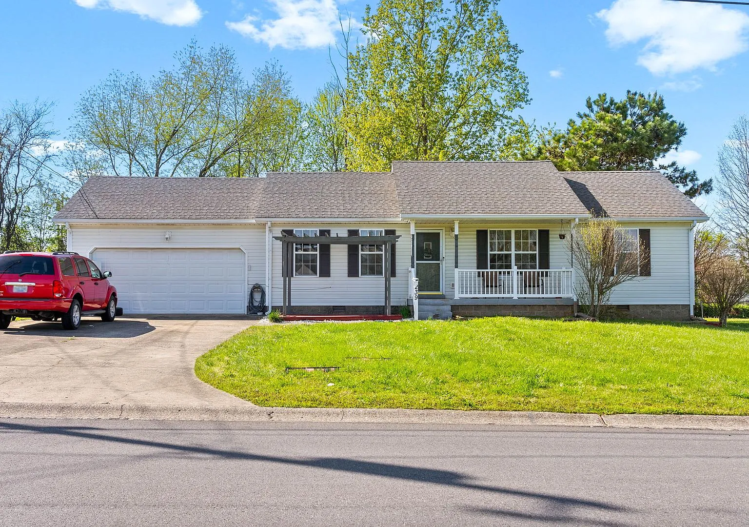 239 Golden Pond Ave OaK Grove, KY 42262 — Photo 2