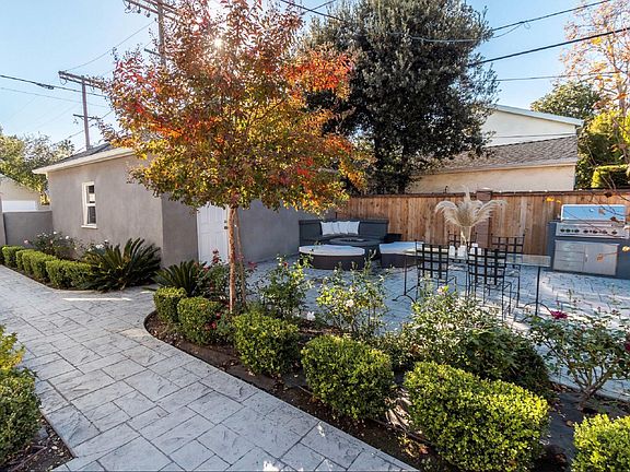 rear patio entertaining area