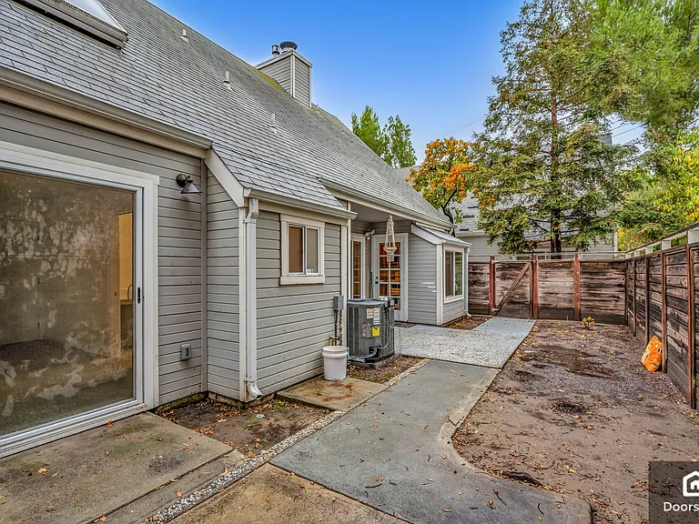 1714 Somerset Pl — Photo 33