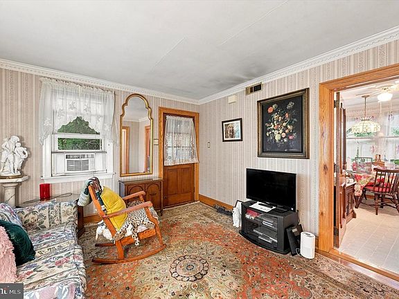 5th image of 342 S Andrews Ave