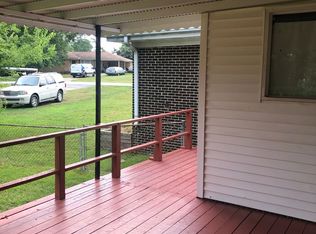 1 Woodridge Dr, Greenville, SC 29611