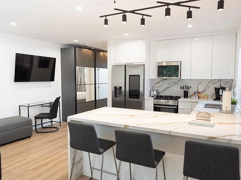 10863 Kling St #3 — Photo 1