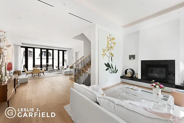 Sold by Leslie J. Garfield | media 7