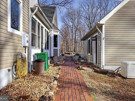 5th image of 980 Waltons Store Rd