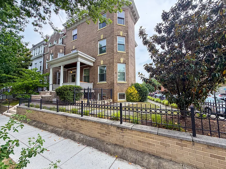 1601 Hobart St NW #1 — Photo 1