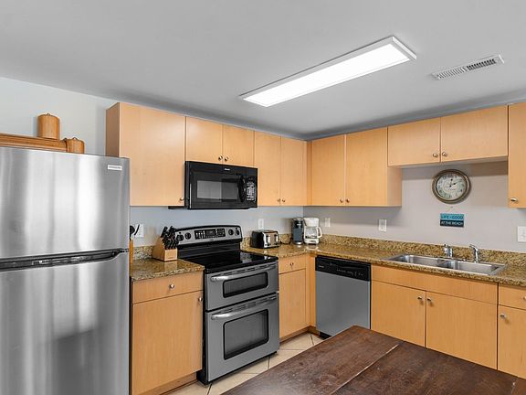 5th image of 3401 N Ocean Blvd. #306