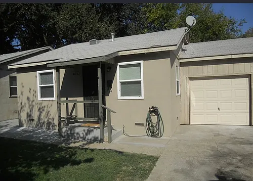 461 Walnut St Photo 1