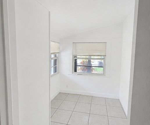 4th image of 5317 Garden Ave