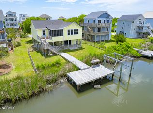 141 Old Village Ln, North Topsail Beach, NC 28460