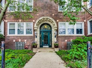 1116 W Columbia Ave, Chicago, IL 60626