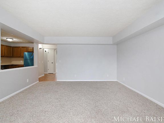 4th image of 2953 Byron Center Ave SW APT C