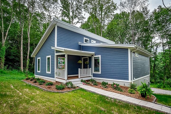 1st image of 2680 Lake Valley Dr