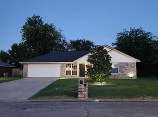 112 Wolf Ln, Waco, TX 76705