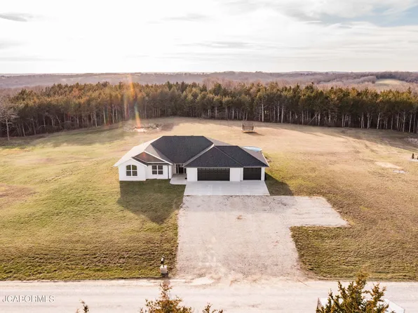 11565 County Road 385, Holts Summit, MO 65043
