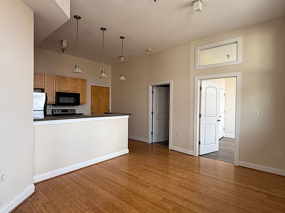 4th image of 1414 W Marshall St APT 310