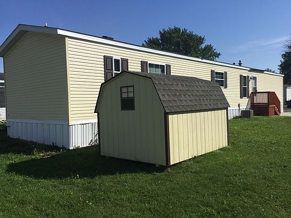 3rd image of 2 Sharon Dr #128