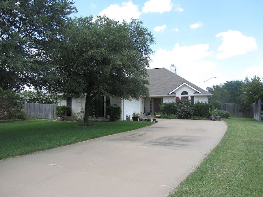 1st image of 252 Stuttgart Cir