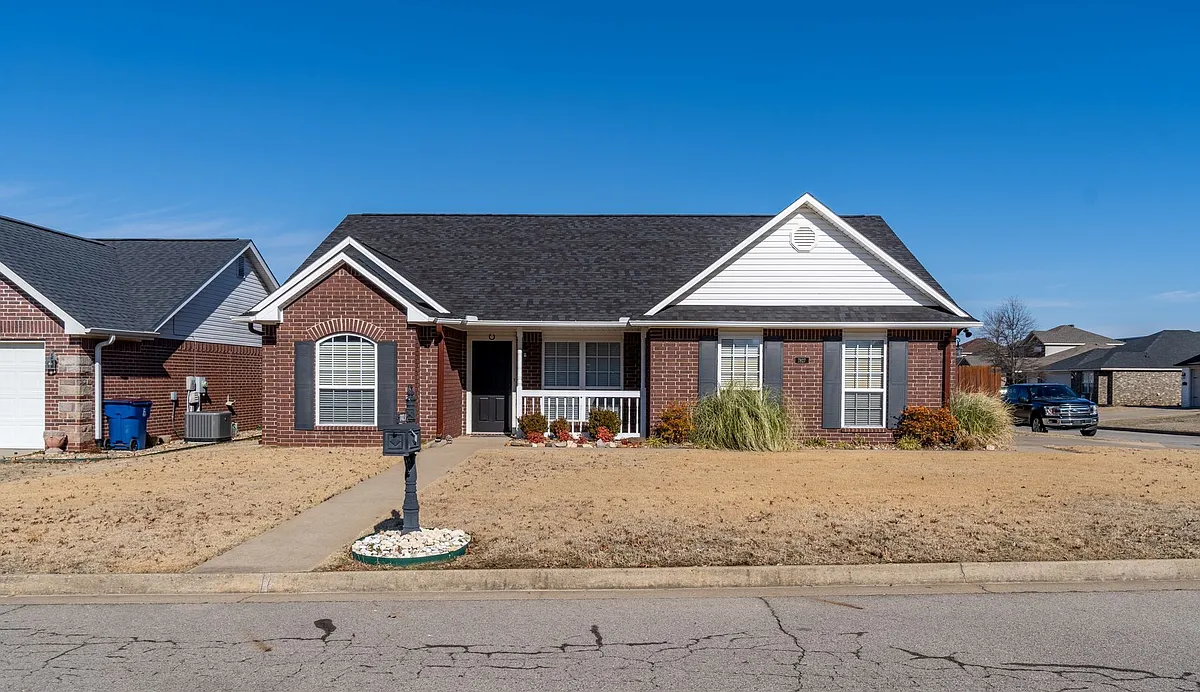 Building Photo - 7827 Huntington Way