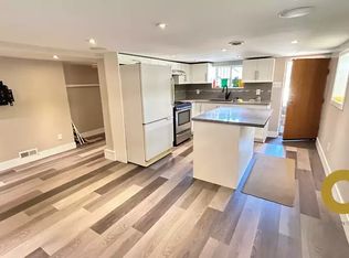7821 16th Ave #1A, Burnaby, BC