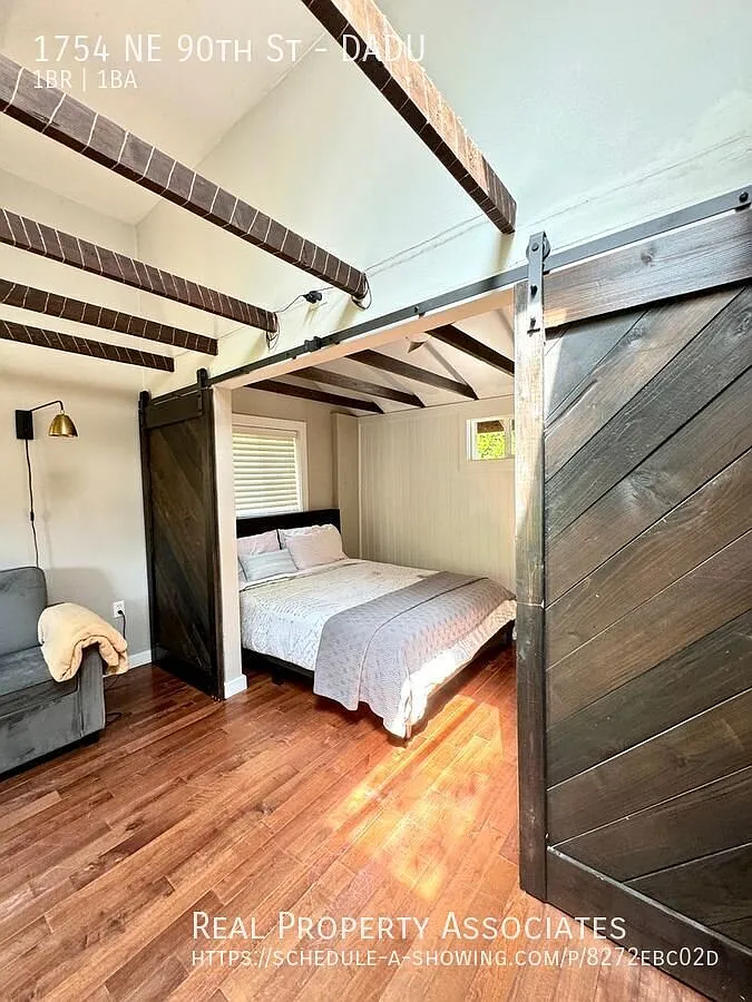 Amazing 1-Bedroom Cottage — Photo 4