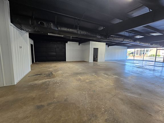 4th image of 217 N Main St