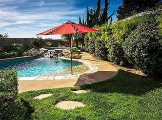 865 La Strada Dr, Fallbrook, CA 92028