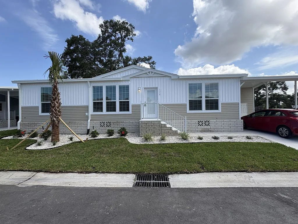 3 bed, 2.0 bath, 1251 sqft, $1,599 — Photo 1