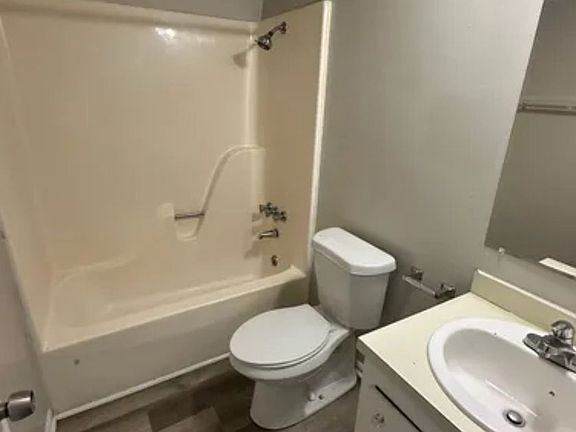 4th image of 3397 Morningside Dr #3