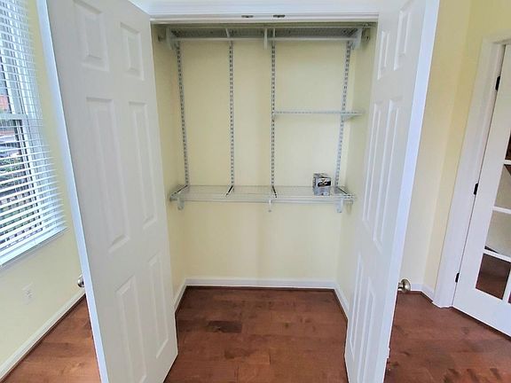 Closet in 4th bedroom (Lower level)