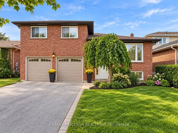 18 Castille Cres, Georgina, ON L4P 3L4
