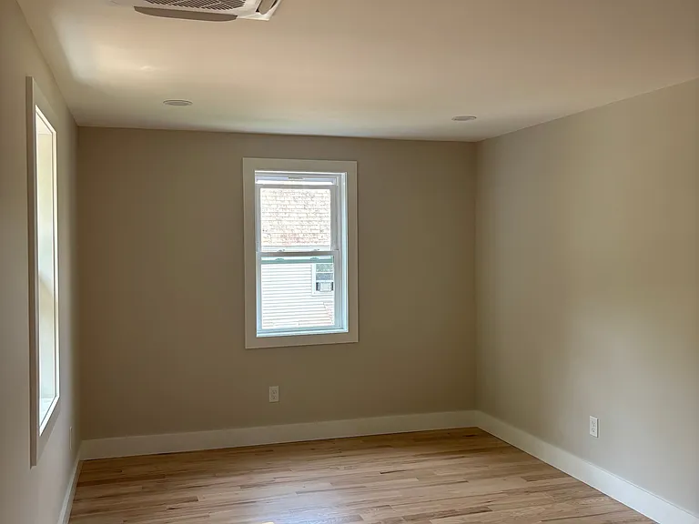 10-12 H St — Photo 12