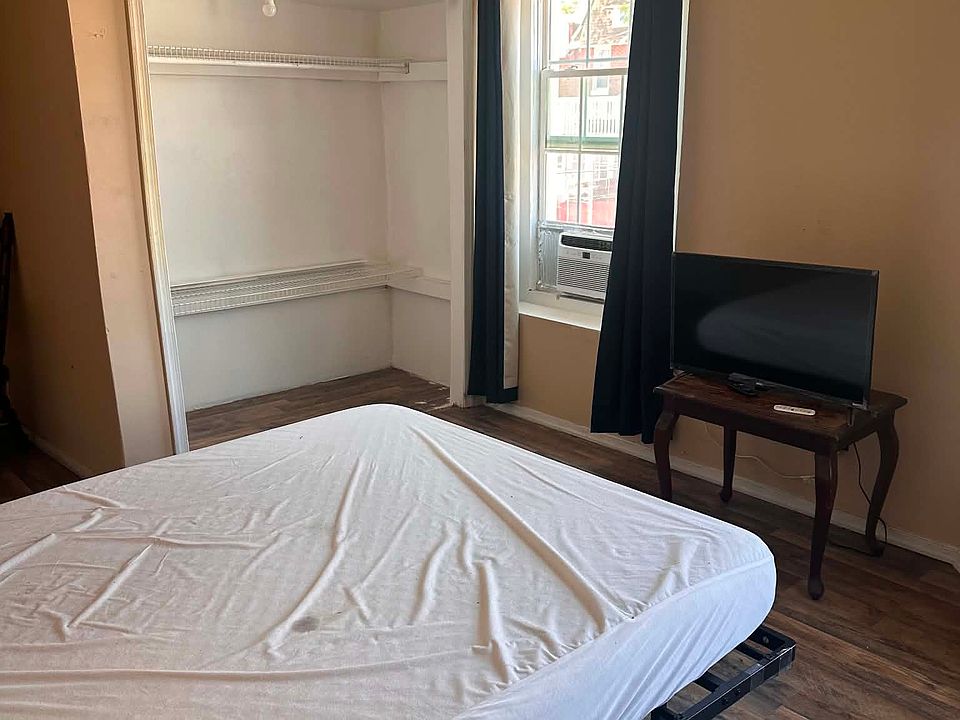 1st image of 246 N Franklin St