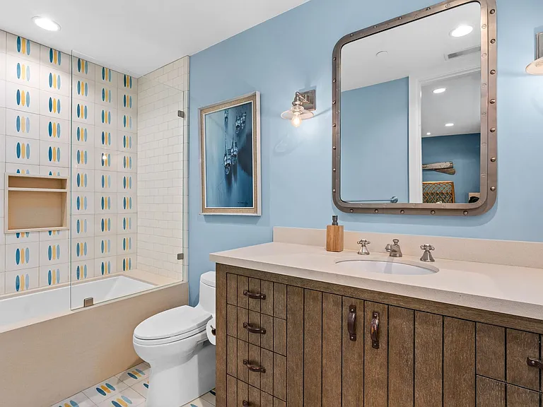 1215 E Balboa Blvd — Photo 30