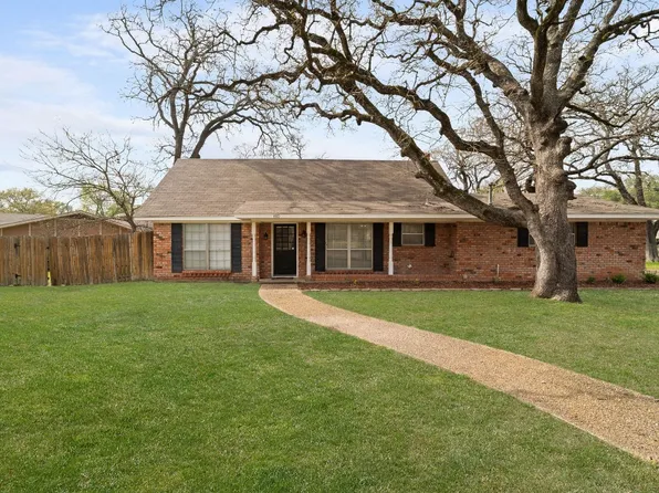 400 Forrest Ln, Corsicana, TX 75110
