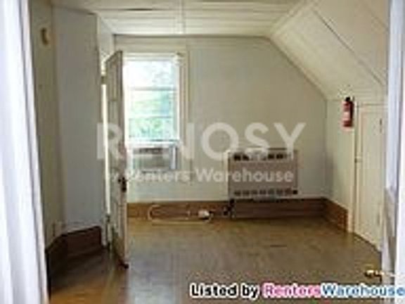 5th image of 614 20th Ave NE